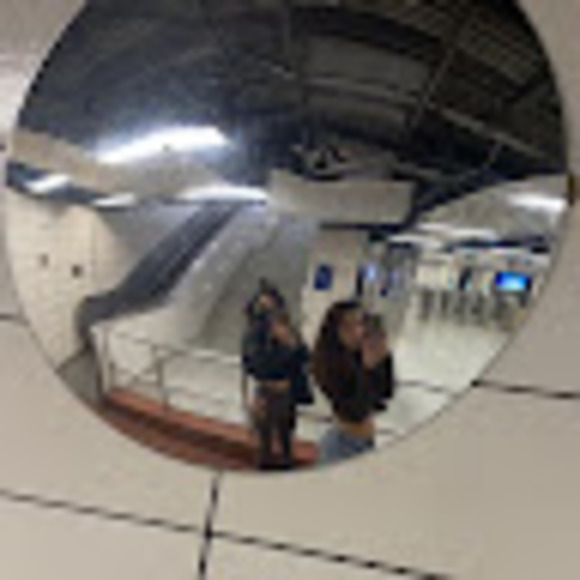 Meet your Posher, Emma - Picture 1 of 1